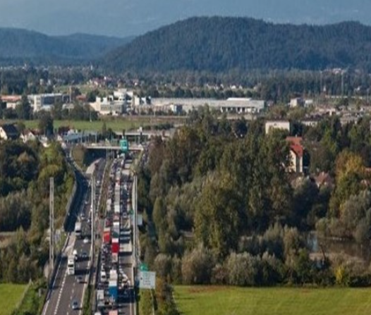 prometni kaos na gorenjski avtocesti zastoji daljsi od 30 kilometrov 6a214cb521efe 1780567221