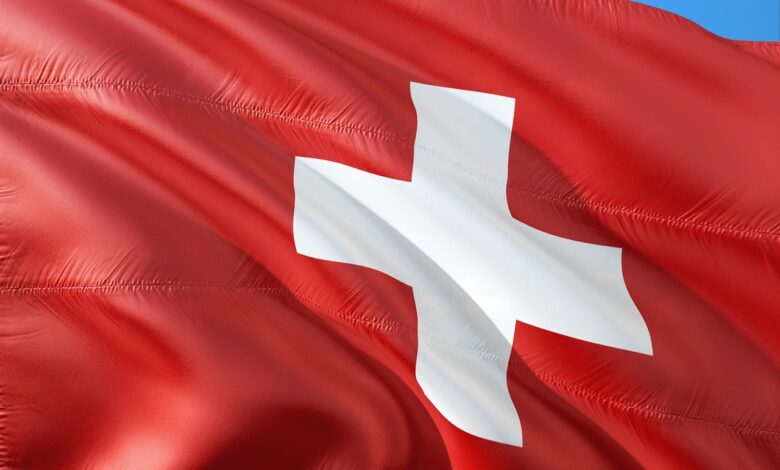 Švicarji na referendumu zavrnili omejitve priseljevanja 1 swiss