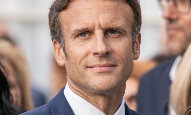 Emannuel Macron stran fb