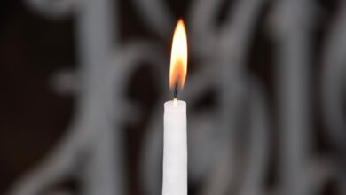 Veselje ob zmagi Španije se sprevrglo v tragedijo: 13-letnik umrl po delnem zrušenju fontane #foto 3 candle