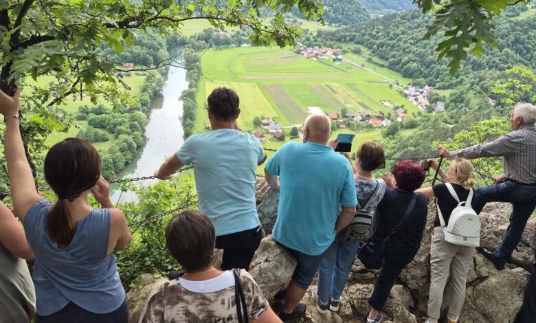 harmonikarji iz vse slovenije navdusili v hinjah foto 6a537b971da27 1783856023