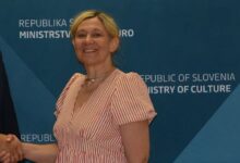 Ministrica za kulturo napoveduje odpuščanja zaradi finančne krize 2 ignacija Fridl Jarc vir fb e1783629383442