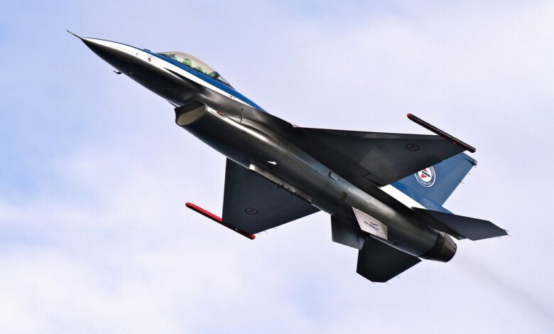 Grška lovska letala F-16 prestregla turški dron nad Aleksandrupolisom 1 airplane navy f16