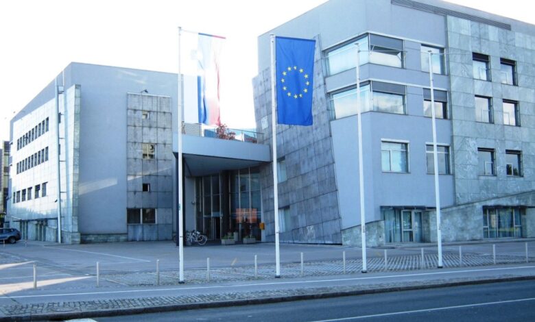 FURS vlaga 3,6 milijona evrov v izboljšanje komunikacije 1 furs vlaga 36 milijona evrov v izboljsanje komunikacije 6a87e9923d31e 1787292050