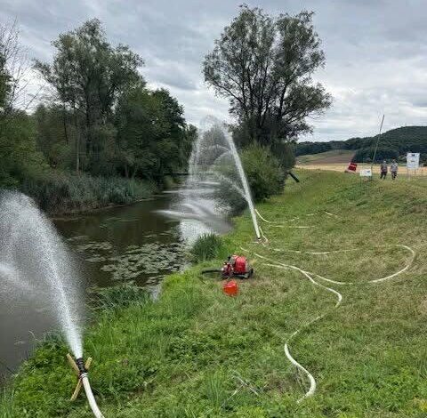 Gasilci herojsko rešujejo jezero Pristava pred ekološko katastrofo 1 gasilci herojsko resujejo jezero pristava pred ekolosko katastrofo 6a92837fb8d8d 1787986815