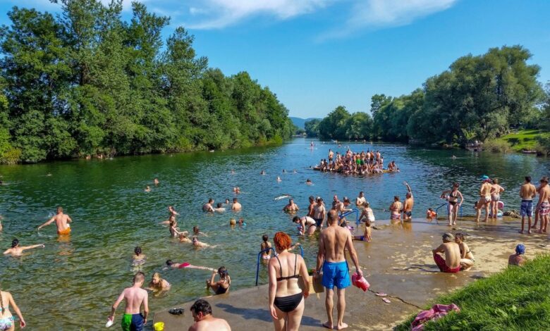 Rekordna noč na Kolpi: 8.000 obiskovalcev in 2.500 litrov vina 1 rekordna noc na kolpi 8 000 obiskovalcev in 2 500 litrov vina 6a75e4f696ec1 1786111222