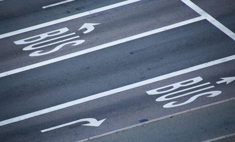 Tragična nesreča v Angliji: Sedem žrtev v napačni smeri 1 tragicna nesreca v angliji sedem zrtev v napacni smeri 6a8b27168ad63 1787504406