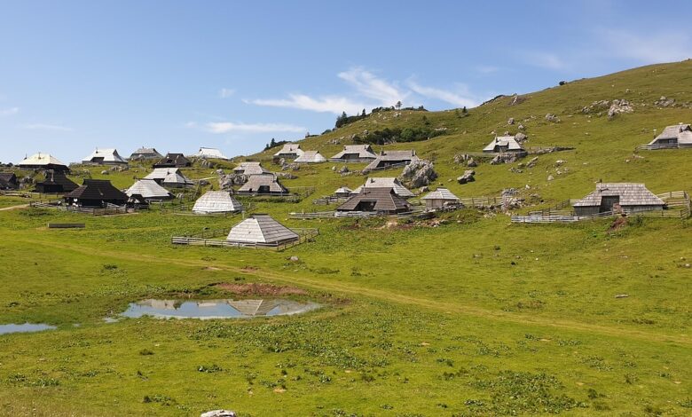Velika planina jutri pričakuje množice: Na praznik bo tradicionalna sveta maša 1 velika planina