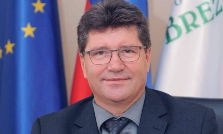 do vceraj njegova podzupanja zdaj protikandidatka molan jo je po napovedi kandidature razresil 6ab413b47641d 1790186420