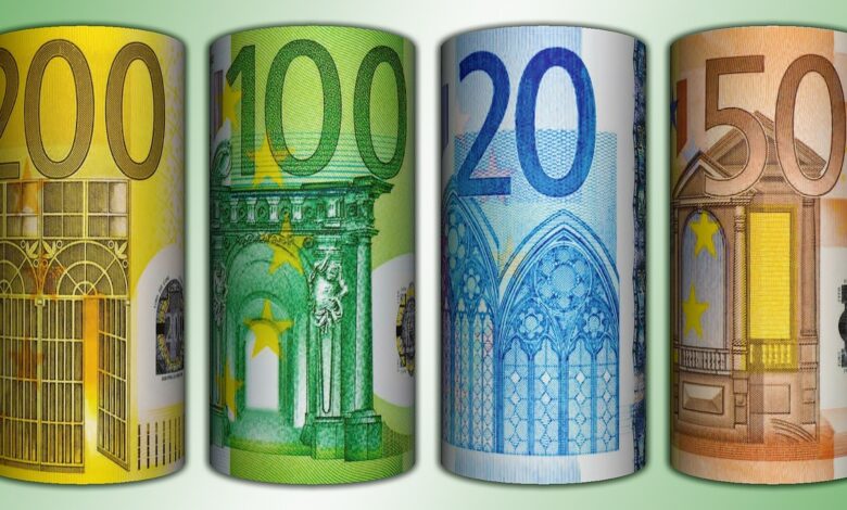 Kot v mafijskem filmu: Razbijali stene in našli 3,2 milijona evrov, Rolexe in orožje 1 kot v mafijskem filmu razbijali stene in nasli 32 milijona evrov rolexe in orozje 6ab557157cd28 1790269205