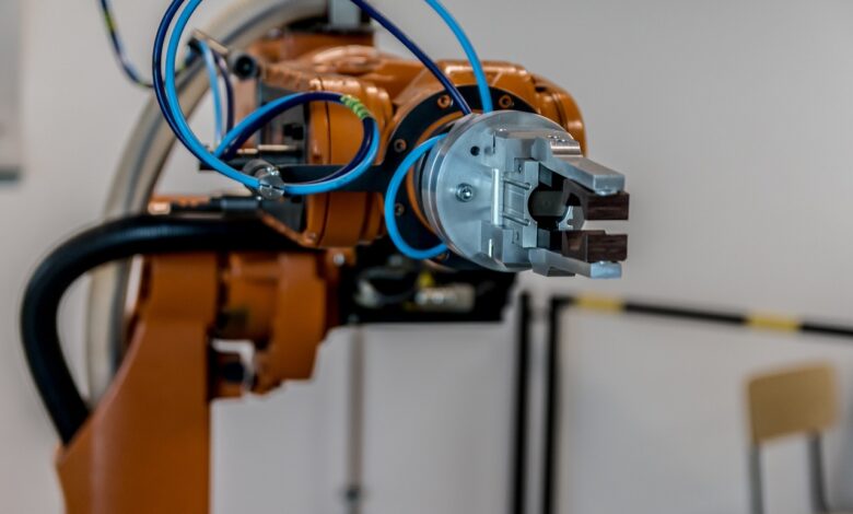 Humanost v dobi robotov: Ali lahko stroji resnično nadomestijo človeško toplino#video 1 humanost v dobi robotov ali lahko stroji resnicno nadomestijo clovesko toplinovideo 6ac150be77641 1791054014