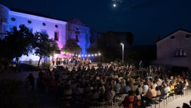 prvi festival pritegnil vec kot 2000 obiskovalcev v mestu 6ac5fc08d5327 1791360008